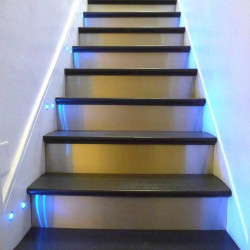 Contre-marche d'escalier en inox brossé découpée sur mesure