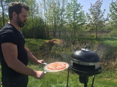 Transformer son barbecue en four à pizza
